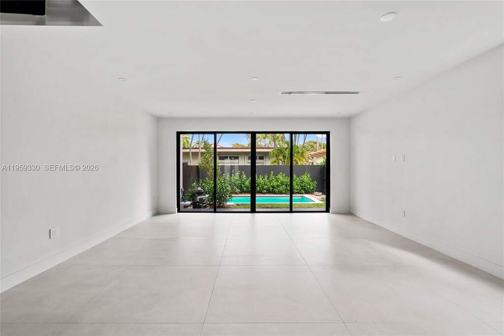 3 Bedroom Villa/Townhouse's Image 16