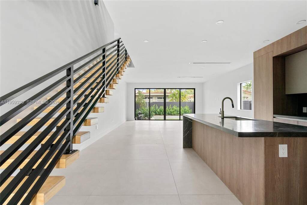 3 Bedroom Villa/Townhouse's Image 21