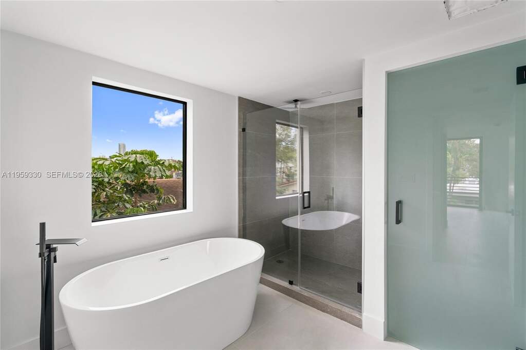 3 Bedroom Villa/Townhouse's Image 26