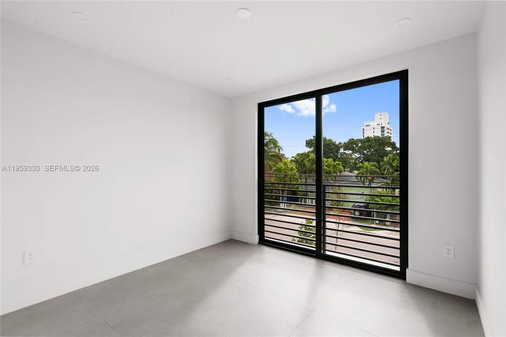 3 Bedroom Villa/Townhouse's Image 33