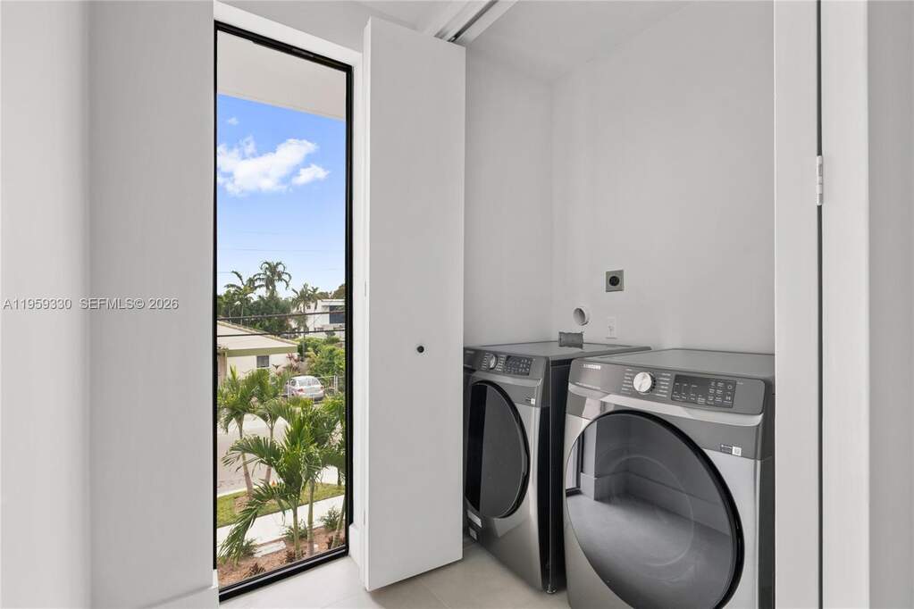 3 Bedroom Villa/Townhouse's Image 34