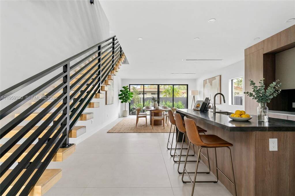 3 Bedroom Villa/Townhouse's Image 5