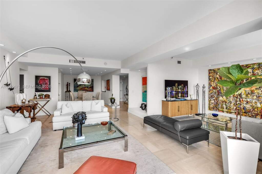 3 Bedroom Apartment/Flat's Image 4