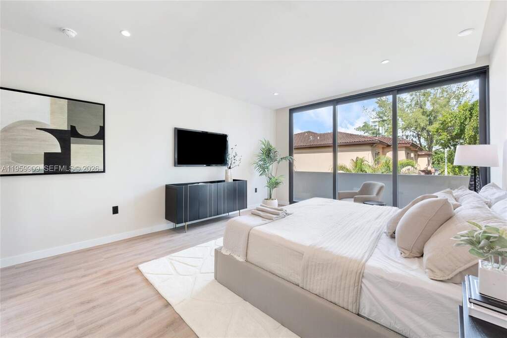 3 Bedroom Villa/Townhouse's Image 11