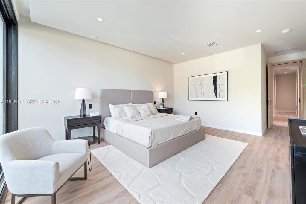 4 Bedroom Villa/Townhouse's Image 9