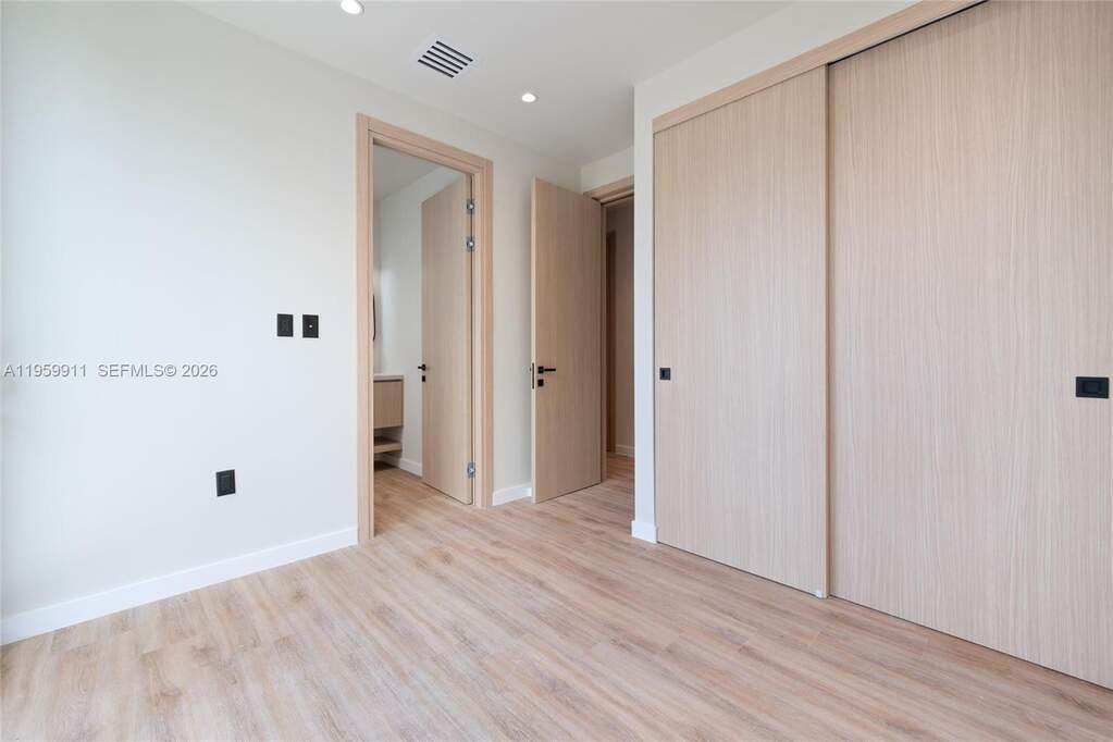 4 Bedroom Villa/Townhouse's Image 12