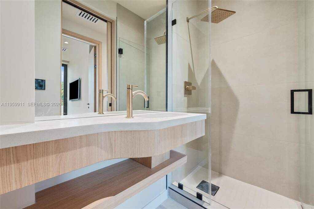4 Bedroom Villa/Townhouse's Image 16