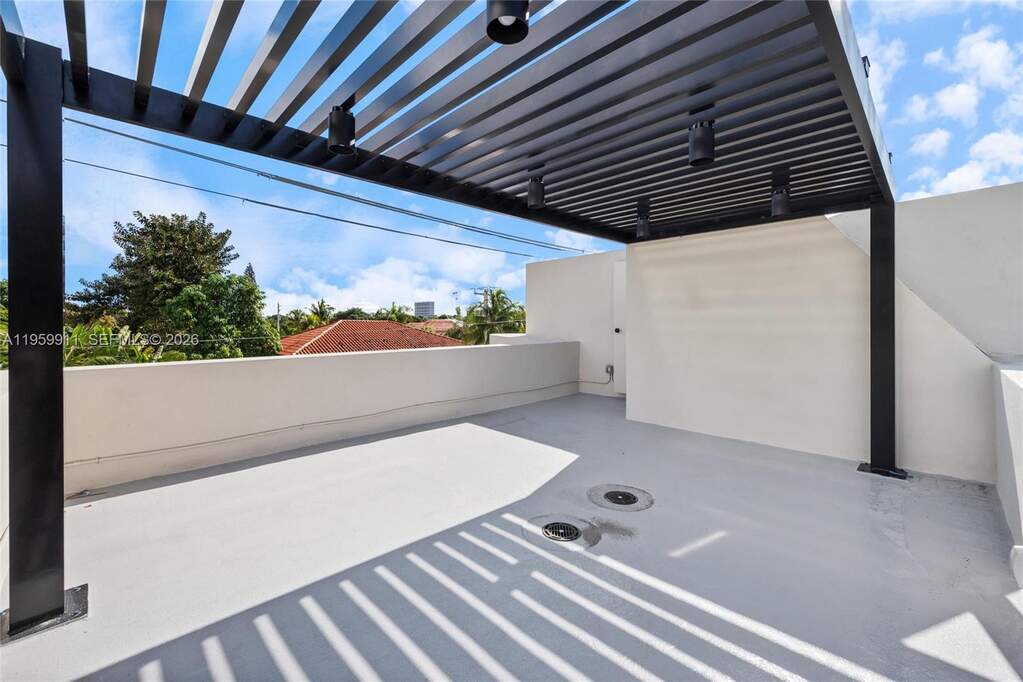 4 Bedroom Villa/Townhouse's Image 22