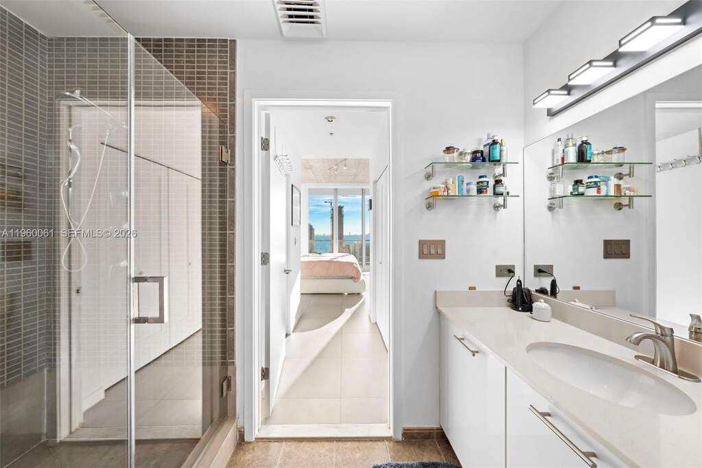 2 Bedroom Apartment/Flat's Image 11
