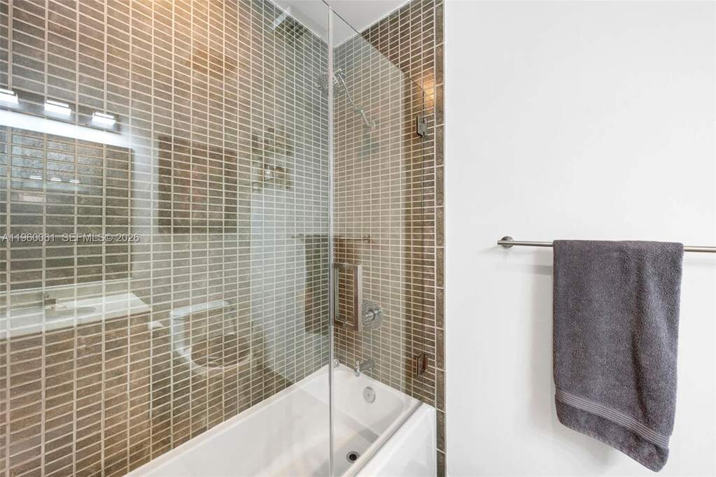 2 Bedroom Apartment/Flat's Image 20