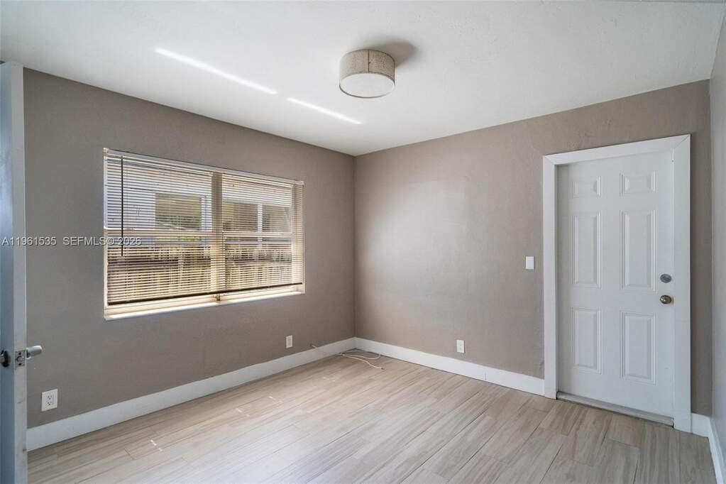 4 Bedroom Multi Unit's Image 7