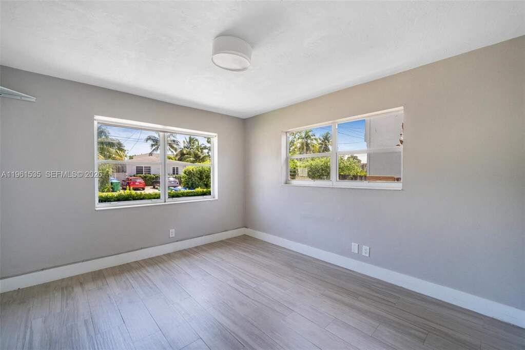 4 Bedroom Multi Unit's Image 11