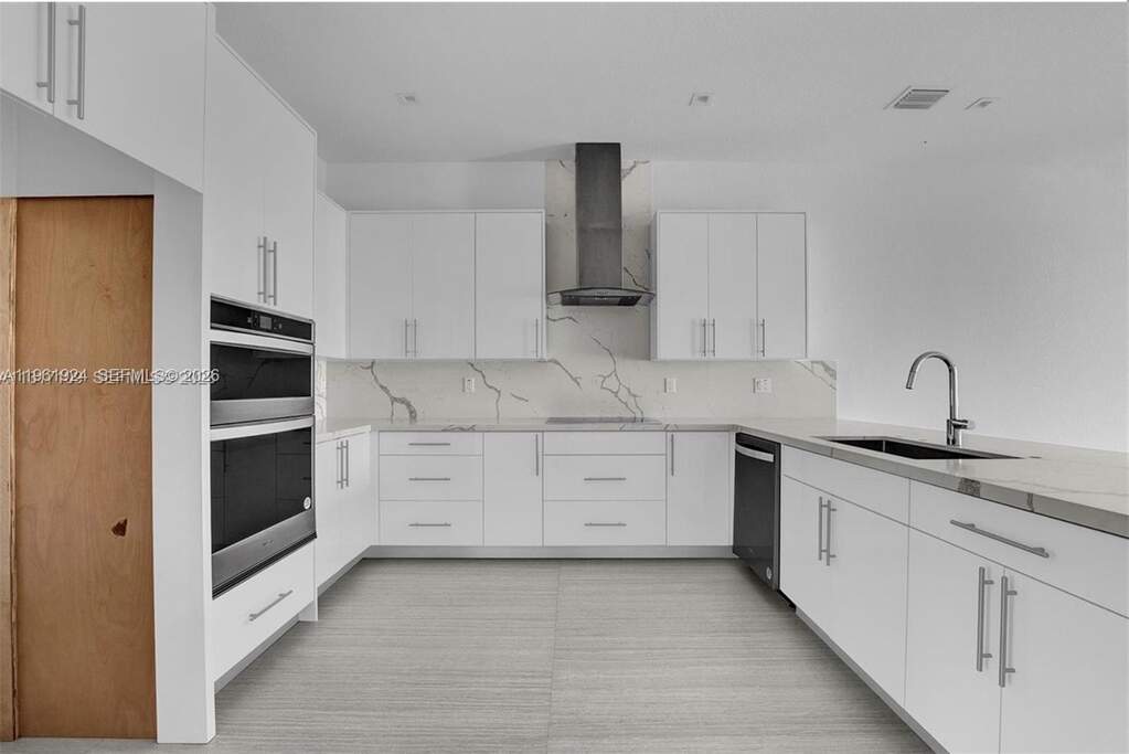 4 Bedroom Single Family Home/House's Image 9