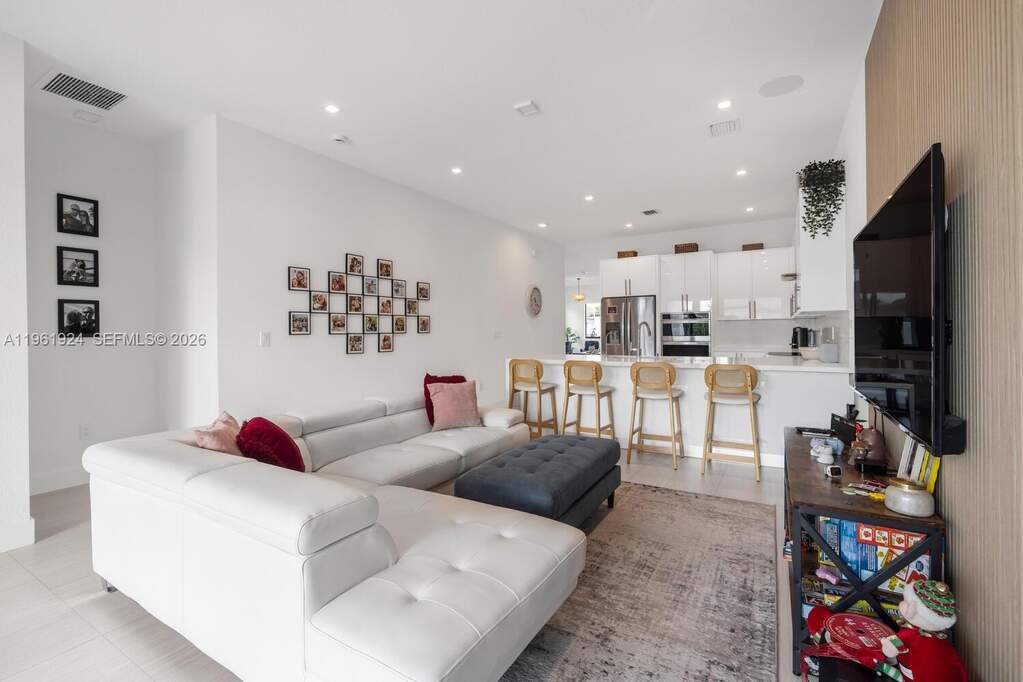 4 Bedroom Single Family Home/House's Image 10