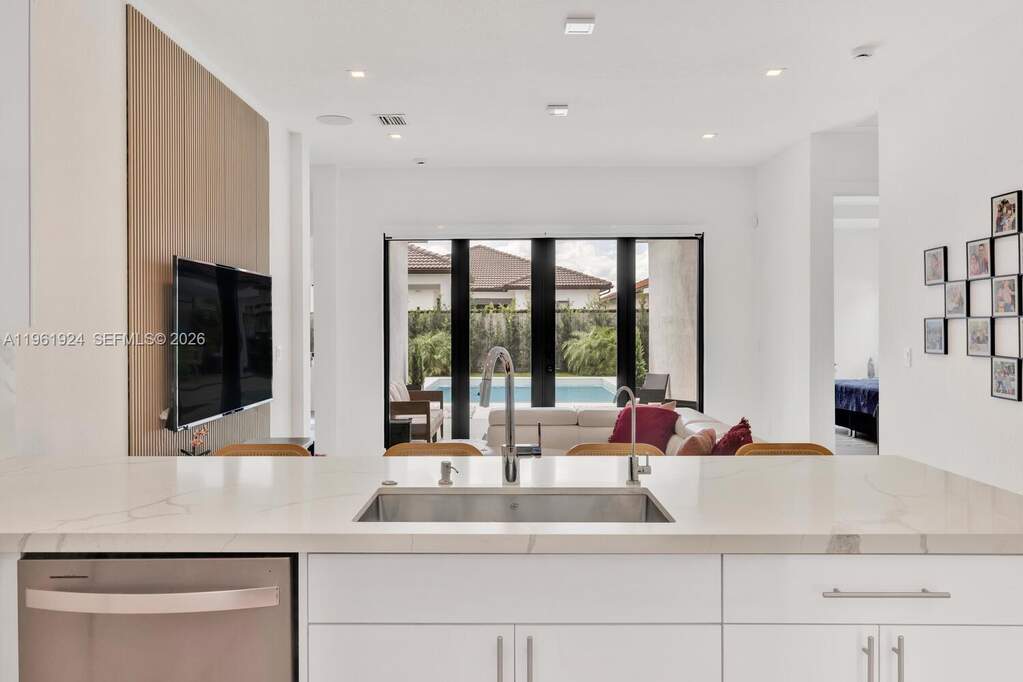 4 Bedroom Single Family Home/House's Image 6