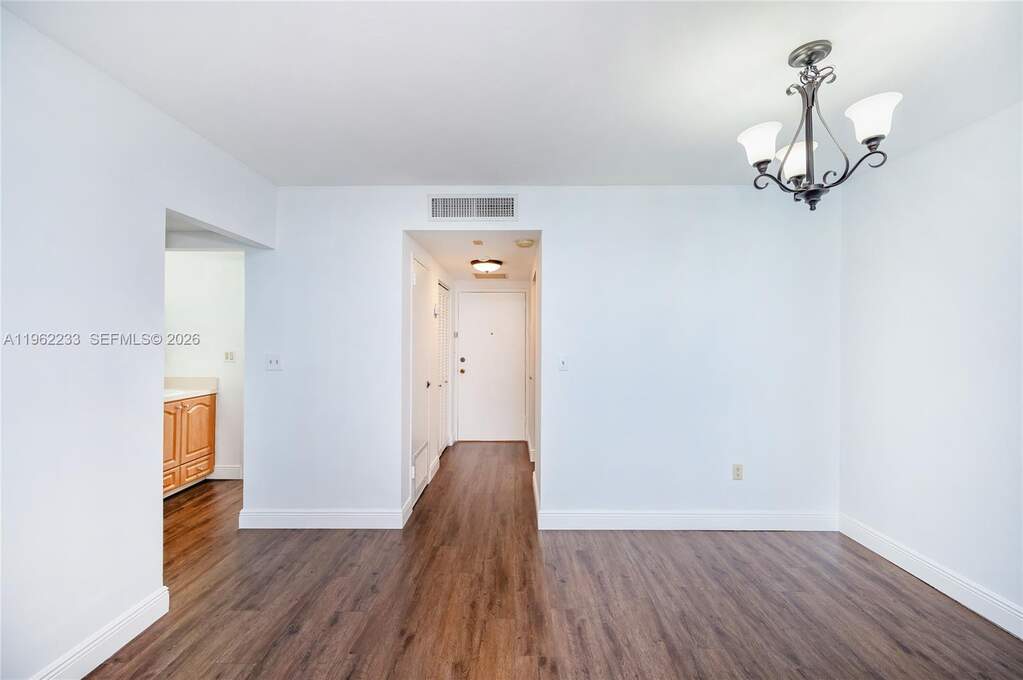 1 Bedroom Apartment/Flat's Image 8