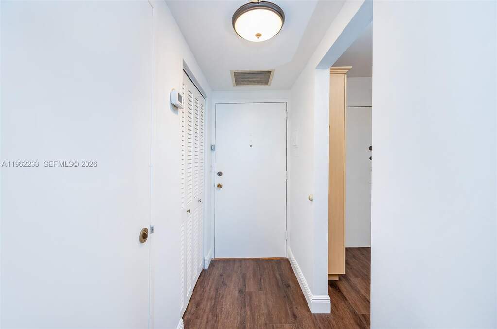 1 Bedroom Apartment/Flat's Image 9