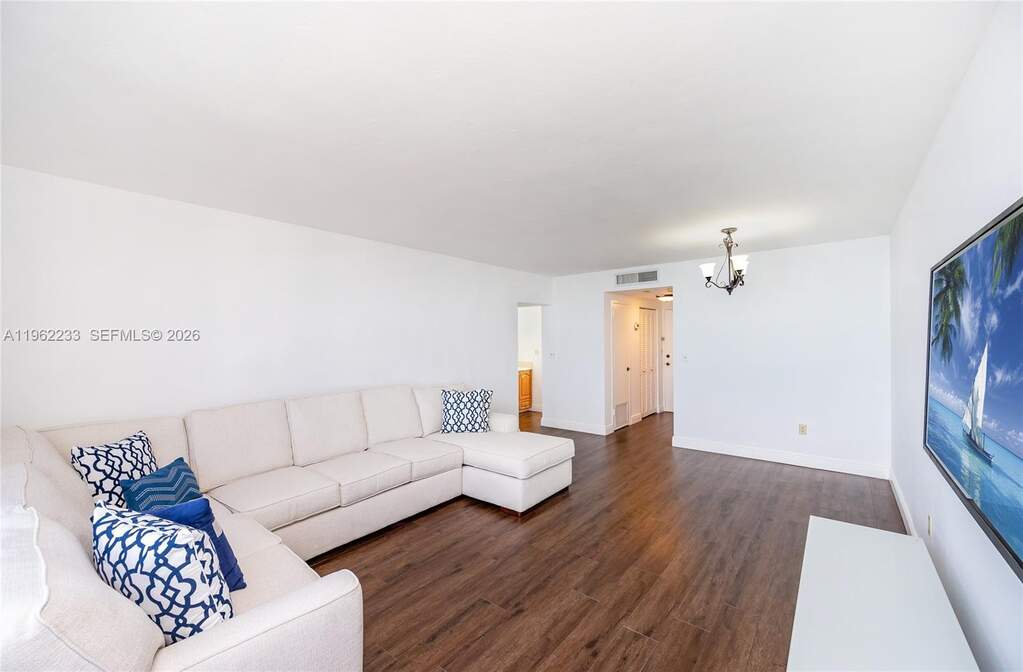 1 Bedroom Apartment/Flat's Image 5
