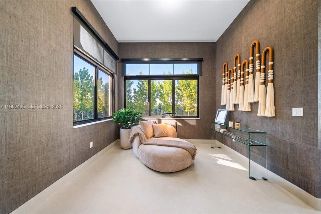 5 Bedroom Single Family Home/House's Image 21