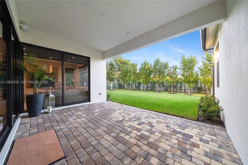 5 Bedroom Single Family Home/House's Image 40