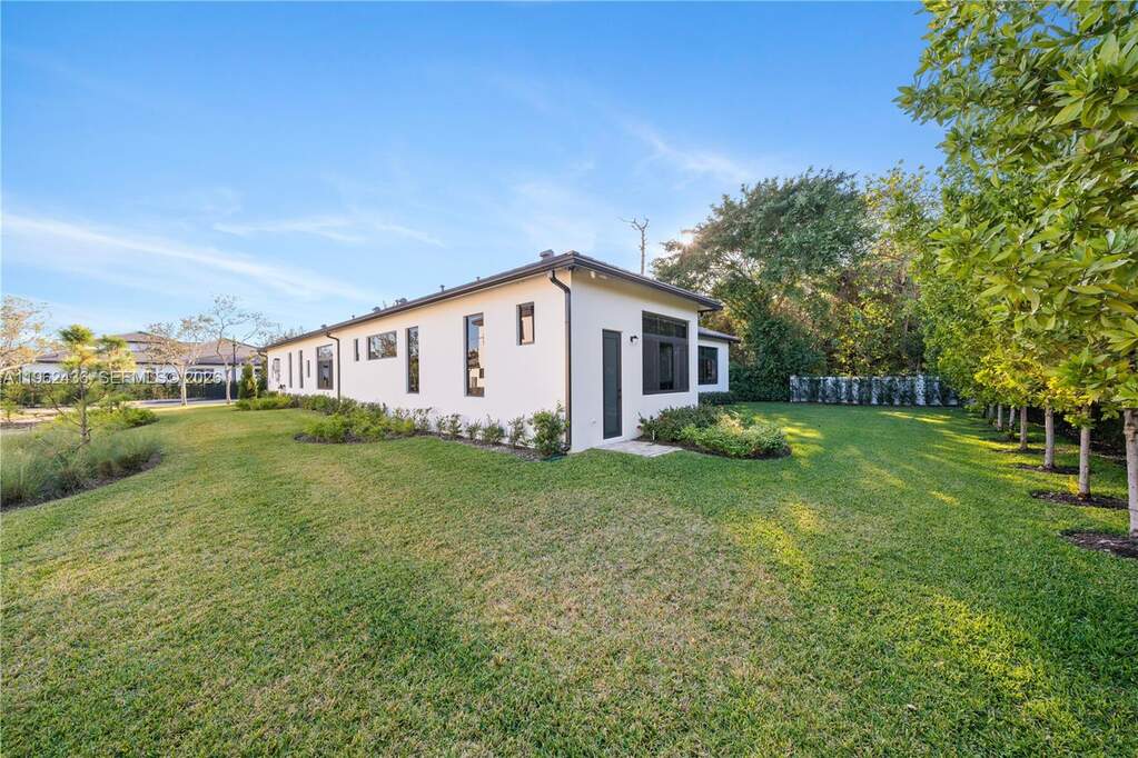 5 Bedroom Single Family Home/House's Image 44