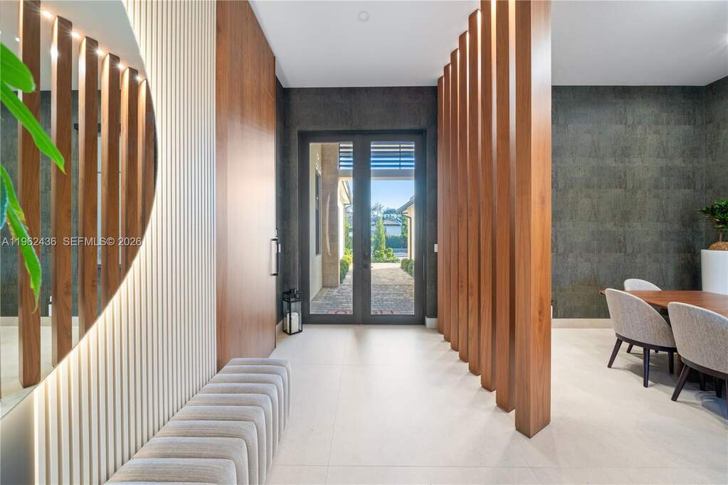 5 Bedroom Single Family Home/House's Image 4