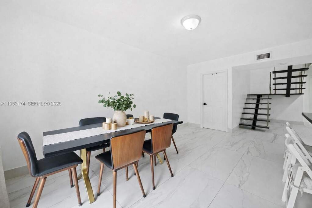 4 Bedroom Single Family Home/House's Image 8