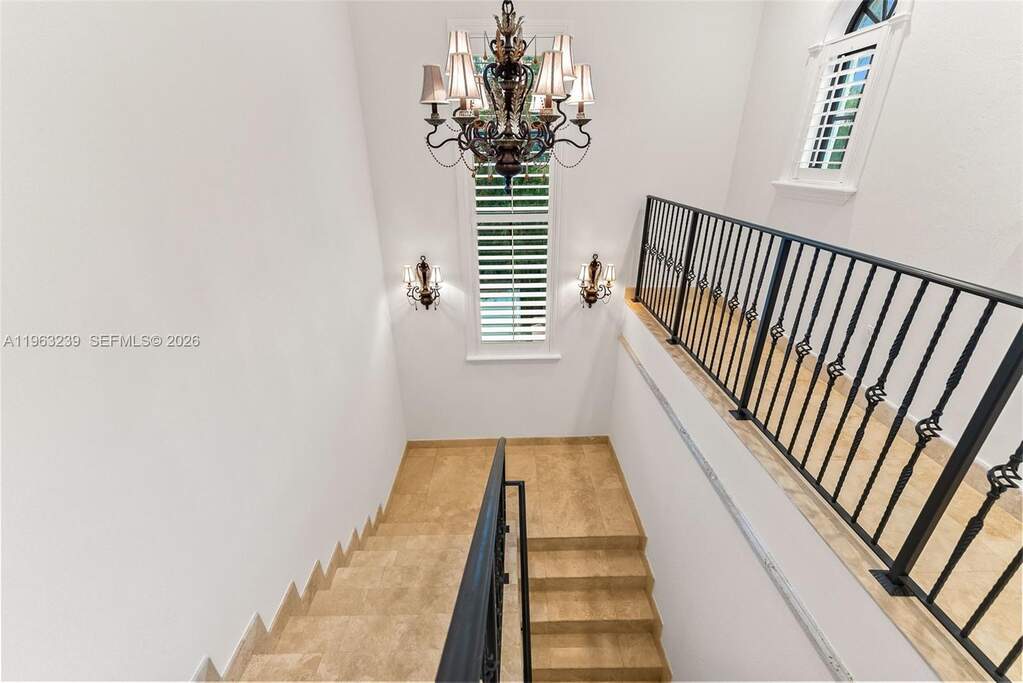 6 Bedroom Single Family Home/House's Image 42