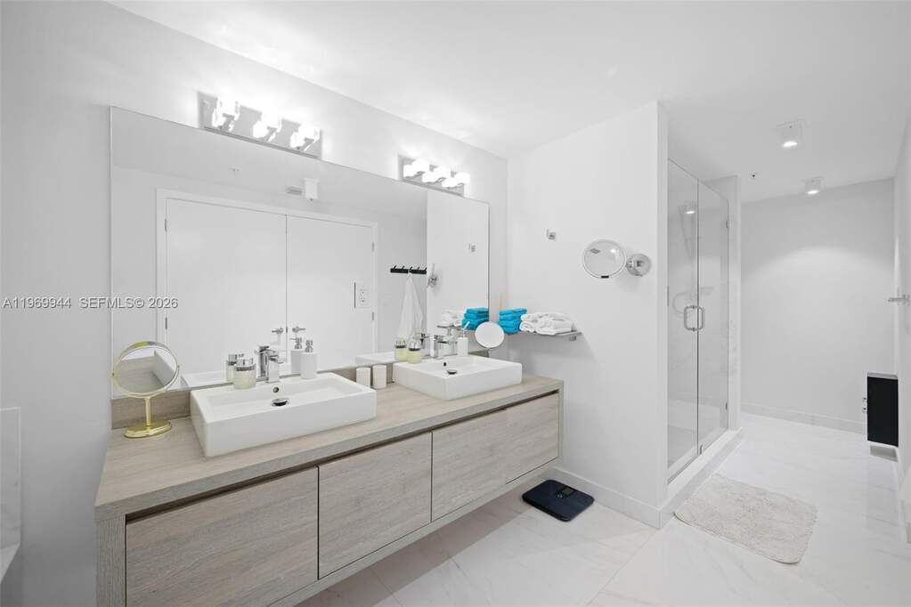4 Bedroom Apartment/Flat's Image 16