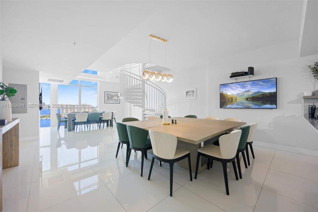 4 Bedroom Apartment/Flat's Image 4