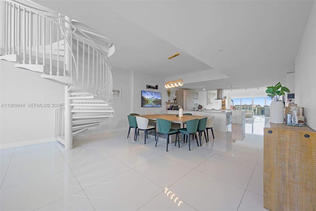 4 Bedroom Apartment/Flat's Image 5
