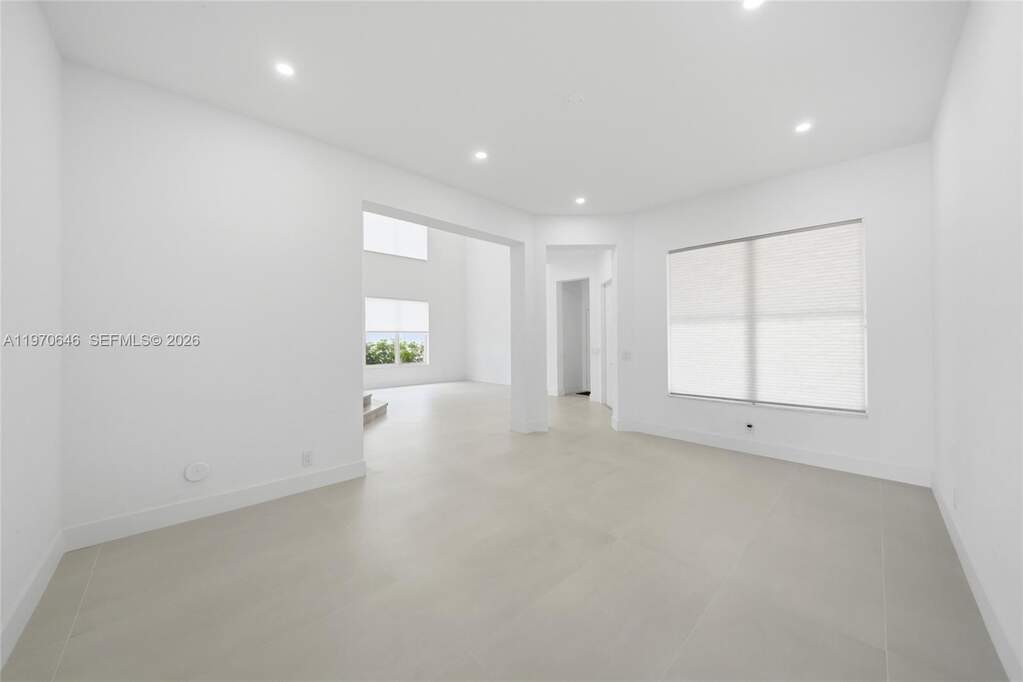 6 Bedroom Single Family Home/House's Image 47