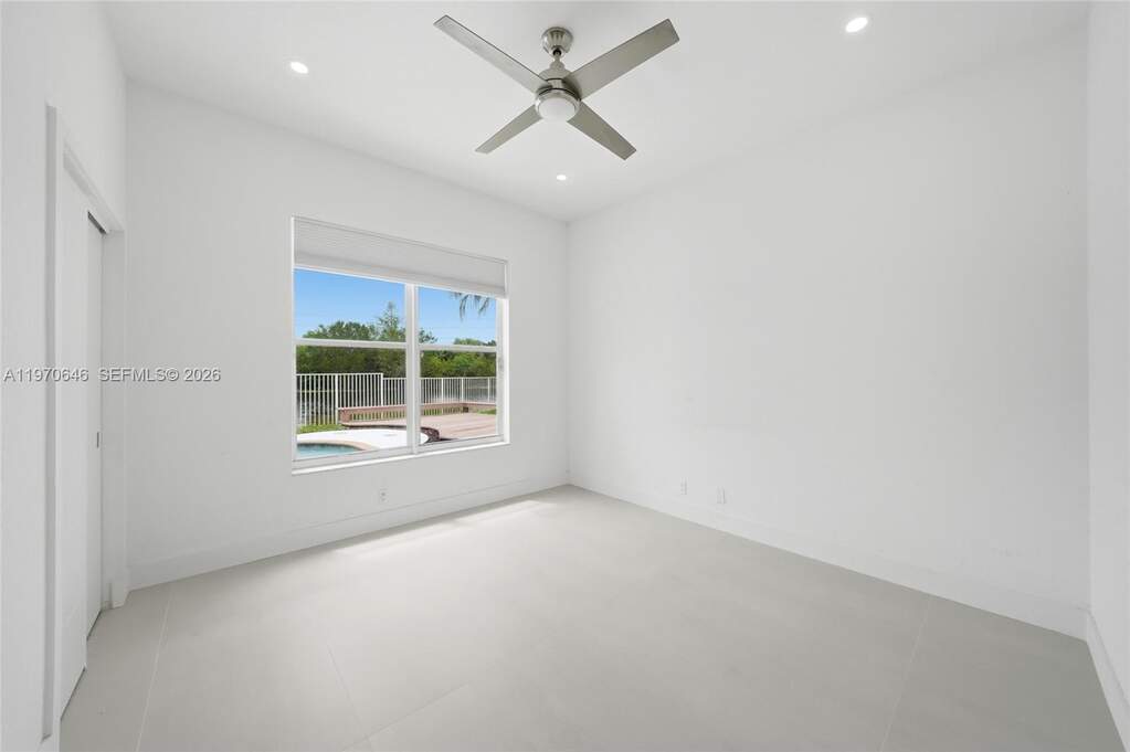 6 Bedroom Single Family Home/House's Image 60
