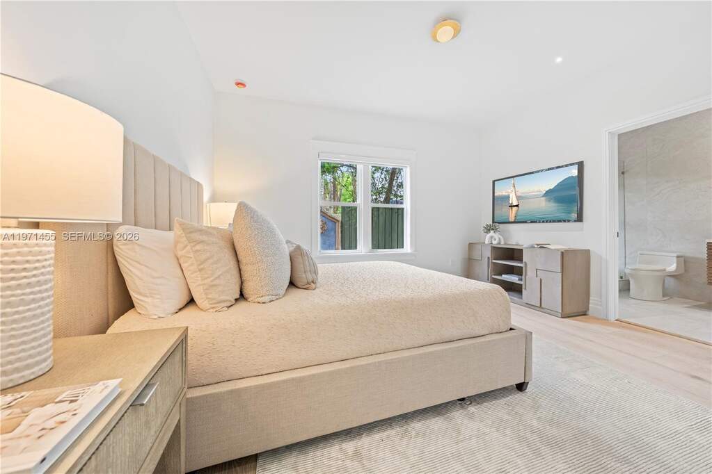 4 Bedroom Single Family Home/House's Image 11