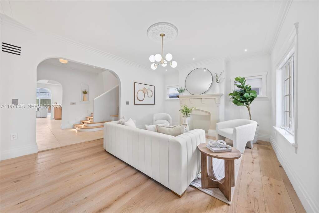4 Bedroom Single Family Home/House's Image 4