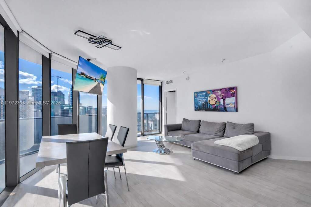 2 Bedroom Apartment/Flat's Image 7