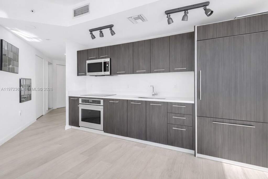 2 Bedroom Apartment/Flat's Image 8