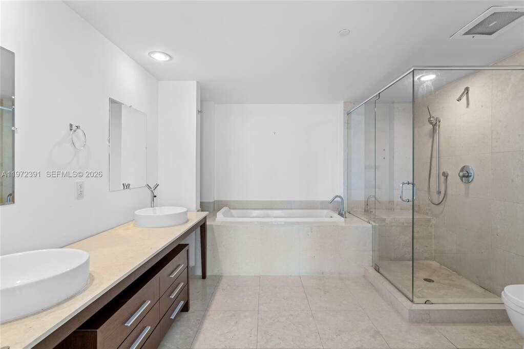 2 Bedroom Apartment/Flat's Image 32
