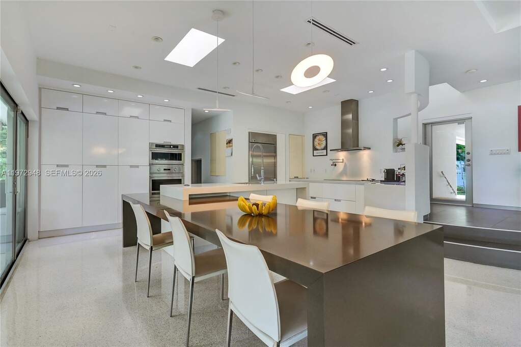 4 Bedroom Single Family Home/House's Image 11