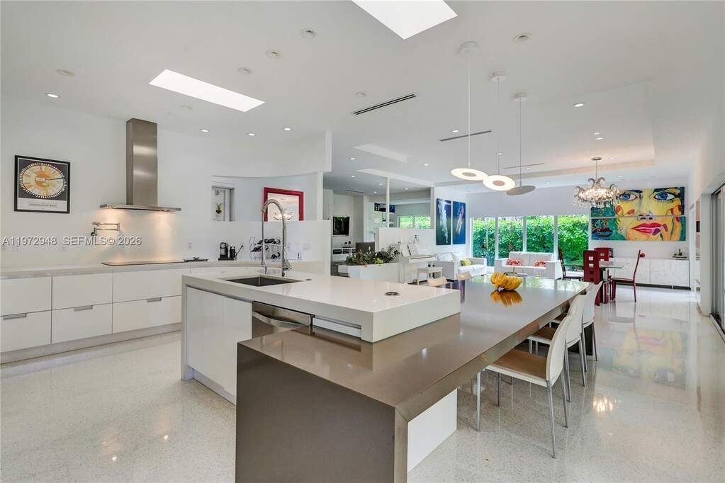 4 Bedroom Single Family Home/House's Image 13