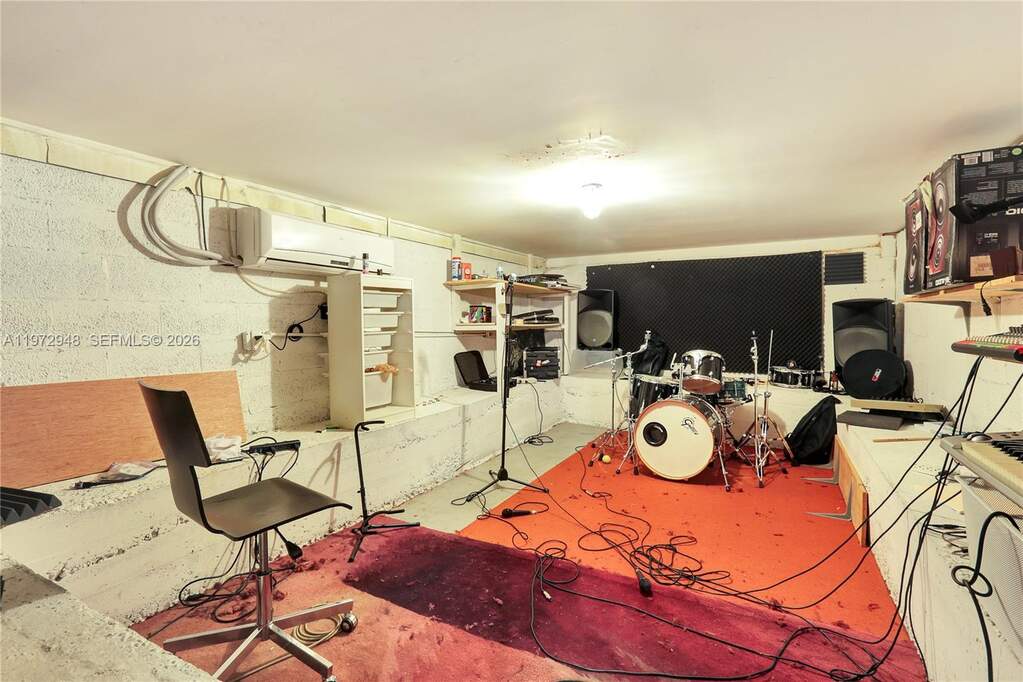4 Bedroom Single Family Home/House's Image 28