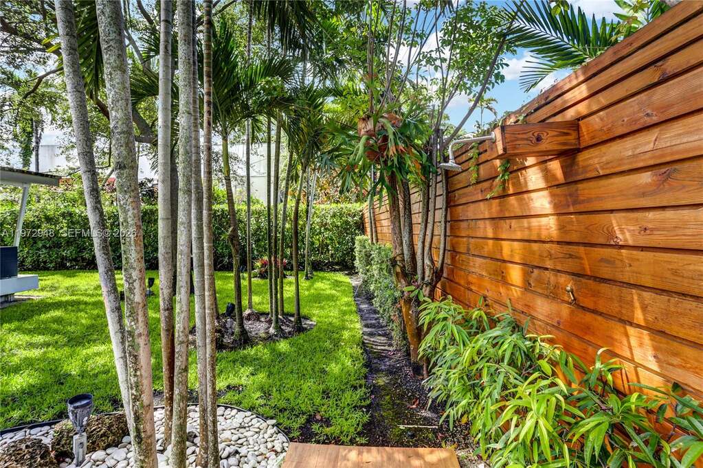 4 Bedroom Single Family Home/House's Image 33