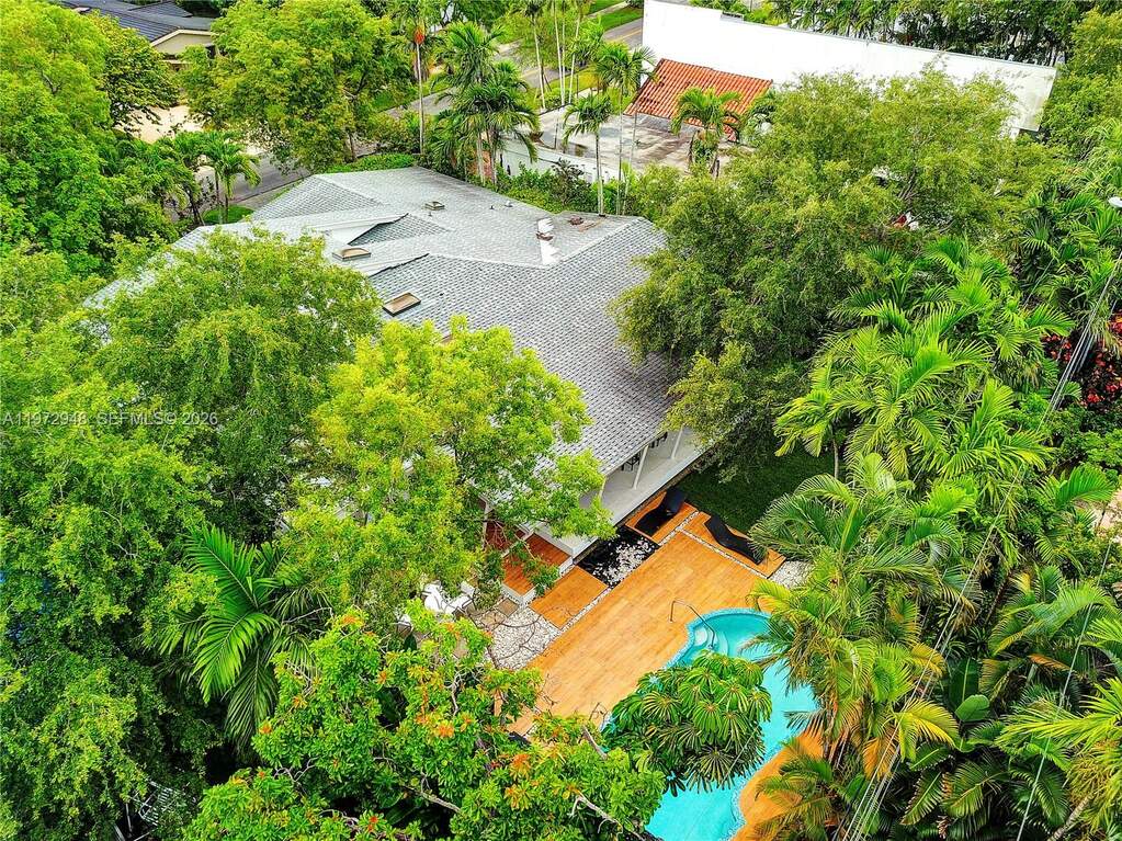4 Bedroom Single Family Home/House's Image 4