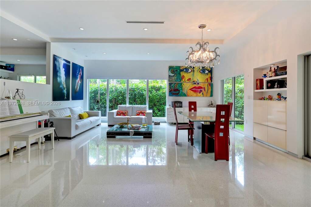 4 Bedroom Single Family Home/House's Image 6