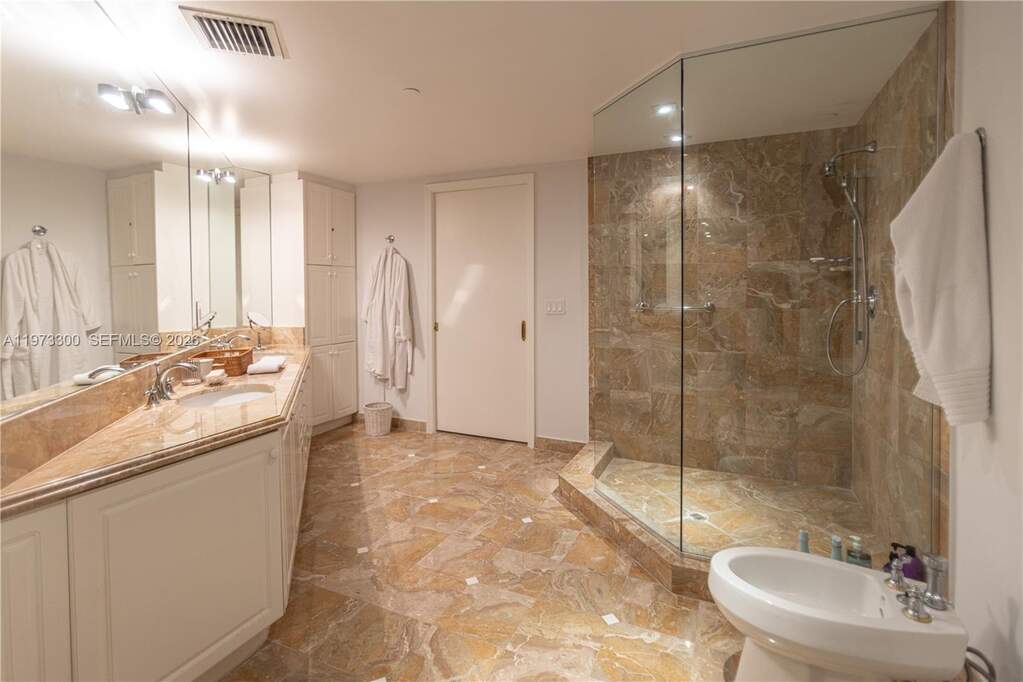 2 Bedroom Apartment/Flat's Image 39