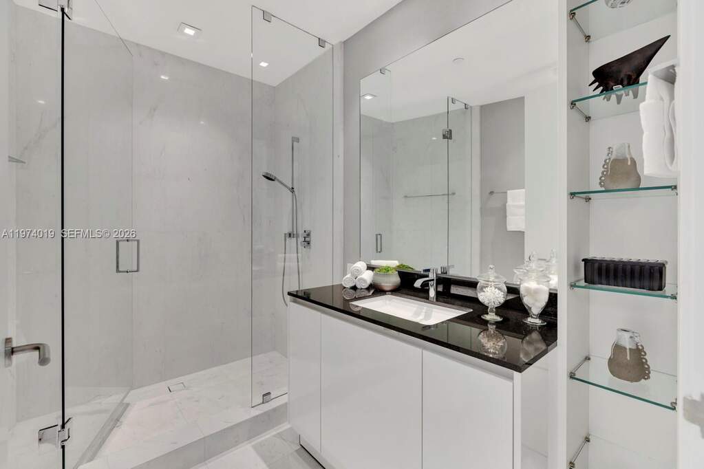4 Bedroom Apartment/Flat's Image 32