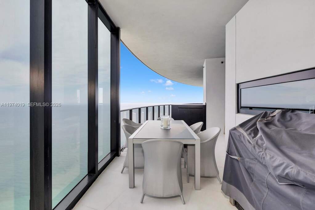 4 Bedroom Apartment/Flat's Image 5