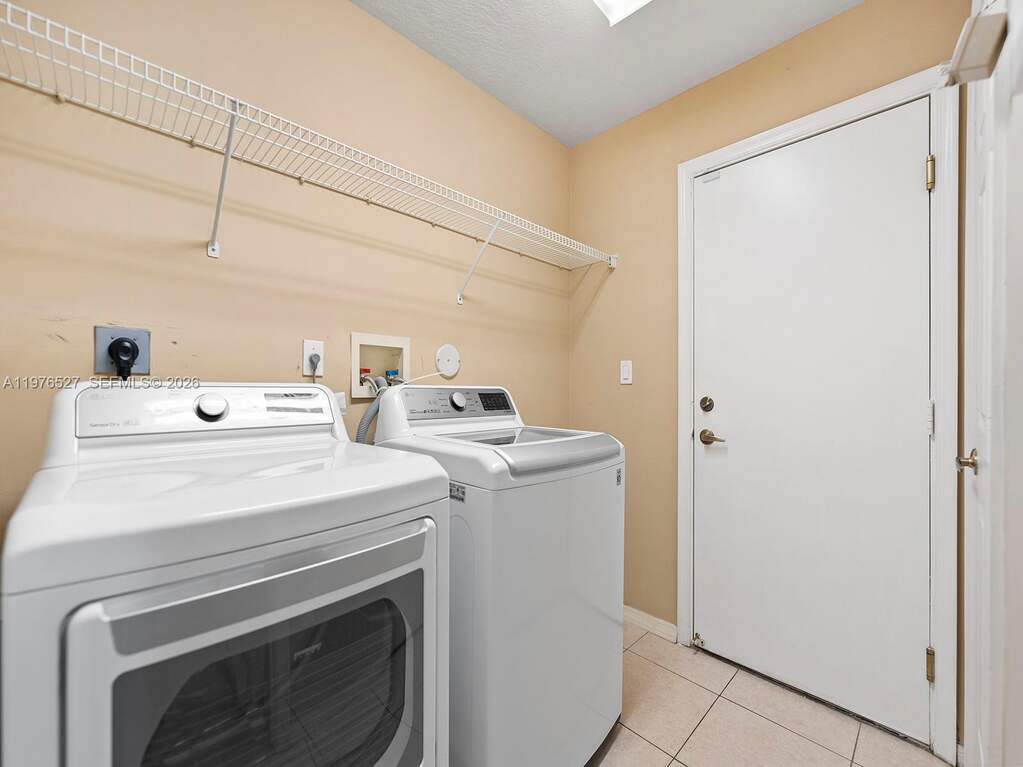 4 Bedroom Single Family Home/House's Image 12
