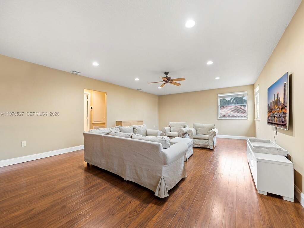 4 Bedroom Single Family Home/House's Image 21