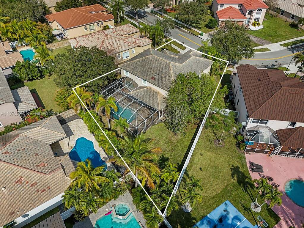 4 Bedroom Single Family Home/House's Image 38